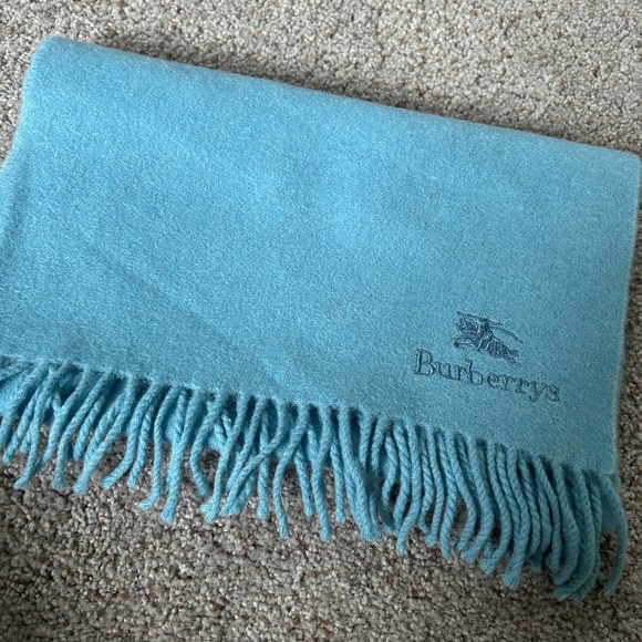 Authentic Burberry 100 percent Cashmere Scarf - Picture 1 of 7